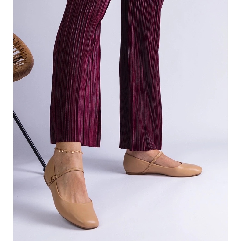 D/CEO Balerini bej cu catarame din piele ecologică Kamelia 2