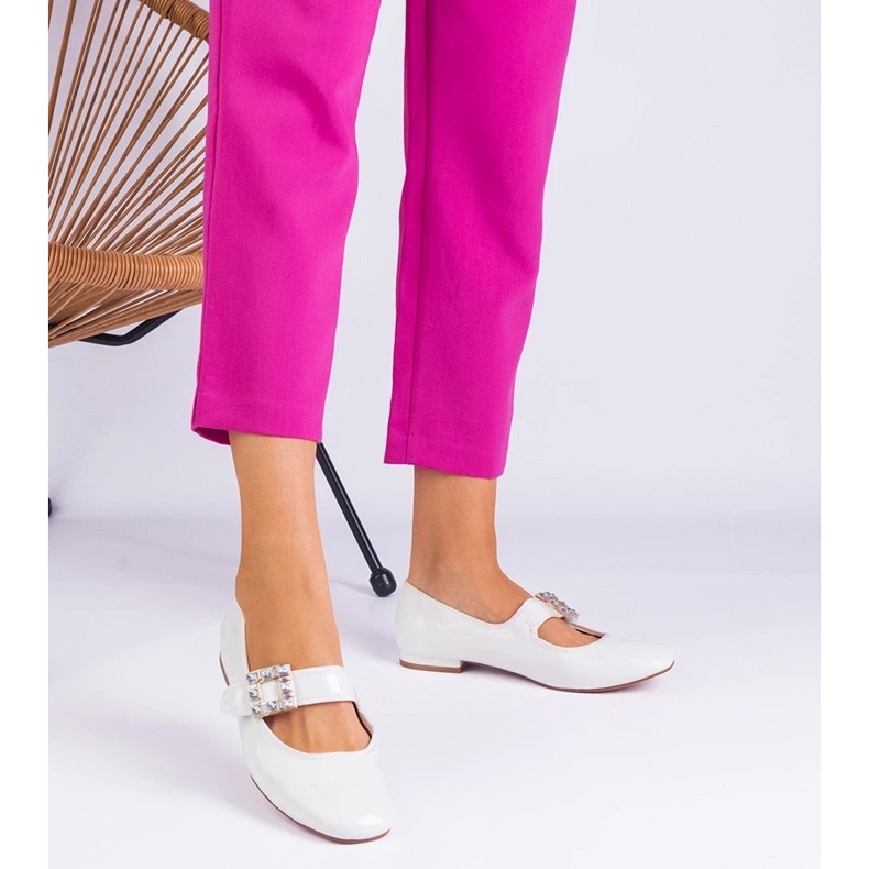 D/CEO Ballerine albe pictate decorate cu o cataramă Ferpsa 2 D/CEO Ballerine albe pictate decorate cu o cataramă Ferpsa 2