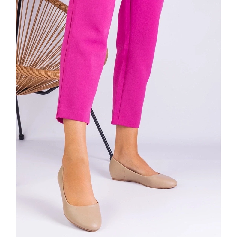 D/CEO Balerine bej pe o pană ascunsă de eco -lEather Savelia 2 D/CEO Balerine bej pe o pană ascunsă de eco -lEather Savelia 2