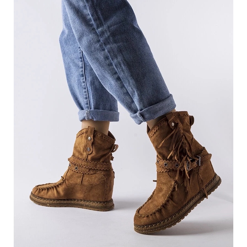 D/CEO Cizme maro cu pană de la Teodata 2