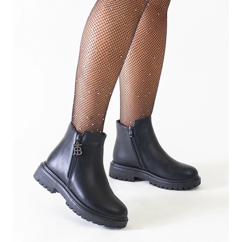 D/CEO Botine negre cu pandantiv decorativ pe platforma din piele ecologica Melane negru 1 D/CEO Botine negre cu pandantiv decorativ pe platforma din piele ecologica Melane negru 1