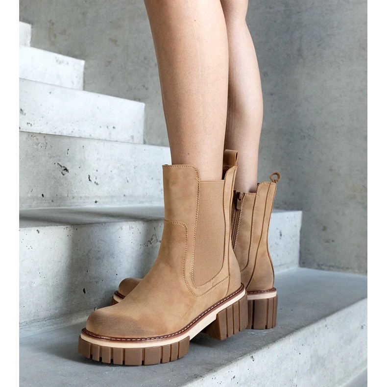 D/CEO Cizme bej cu platformă masivă cu abraziuni de la Sholla 2