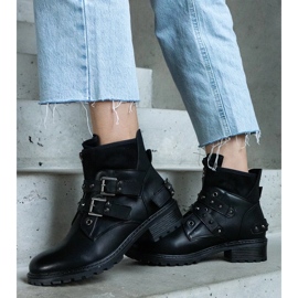D/CEO Botine negre decorate cu capse cu toc plat de la Neffa negru 1