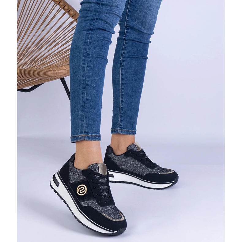 Adidași negri strălucitori cu un decor auriu negru 1