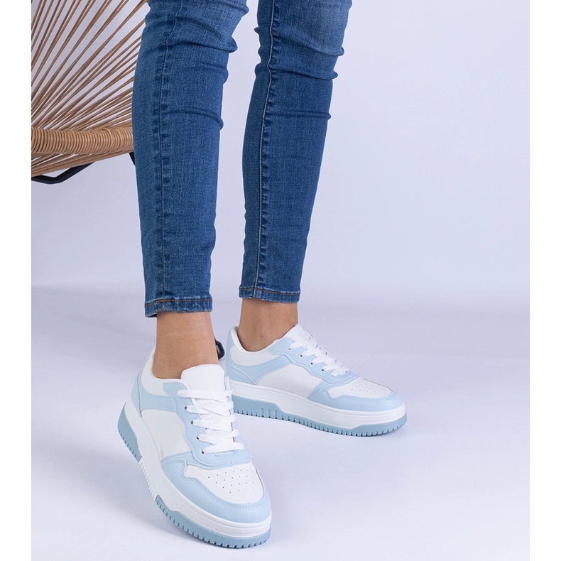 Adidași albaștri pe o talpă groasă albastru 1