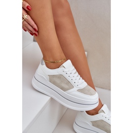 Adidași pentru femei cu un model alb 9