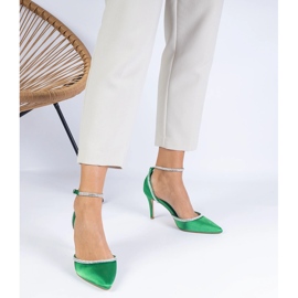 Pompe din satin verde decorate cu zirconi 1