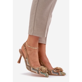 Împletituri înalte cu un călcâi maro 1