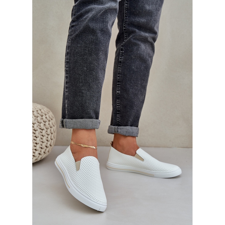 Adidași de adidași pentru femei din piele eco, alunecat, cu bej ușor 2