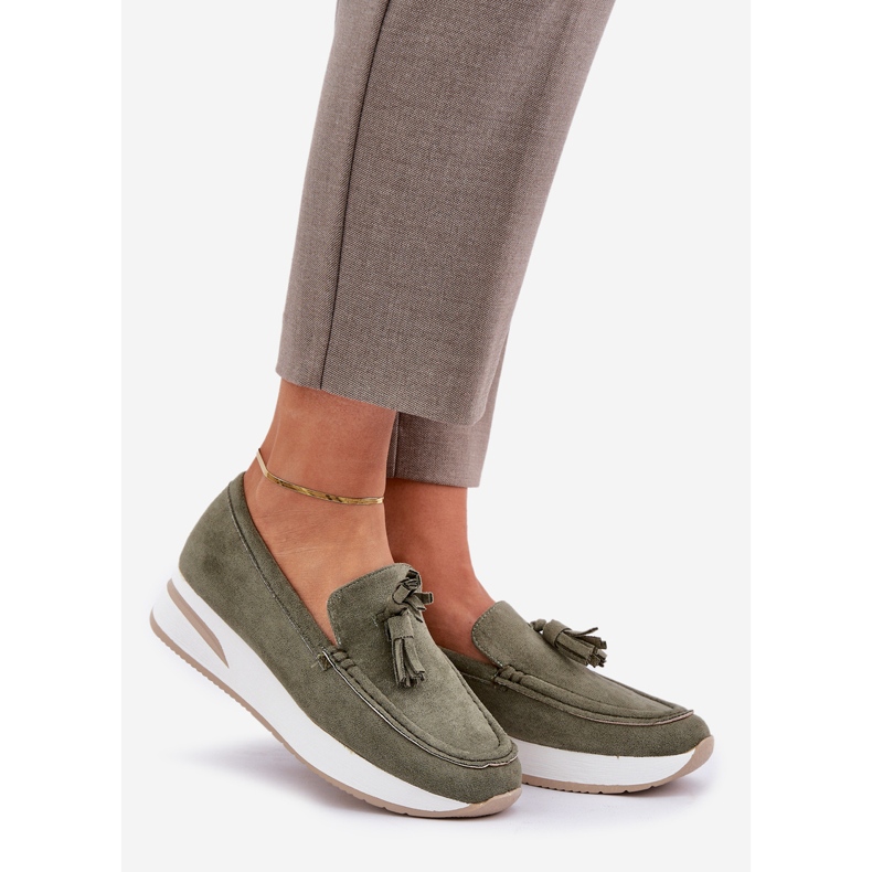 Mocasinele pe un verde delicat eco -nunți 1