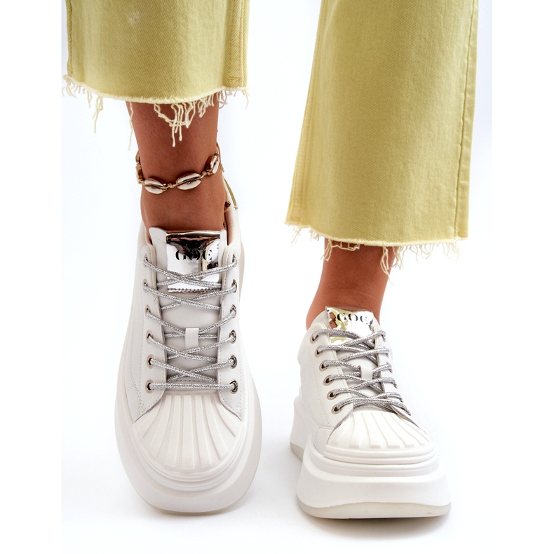 Adidaje din piele sport pentru femei pe platforma alb GOE NN2N4033 4