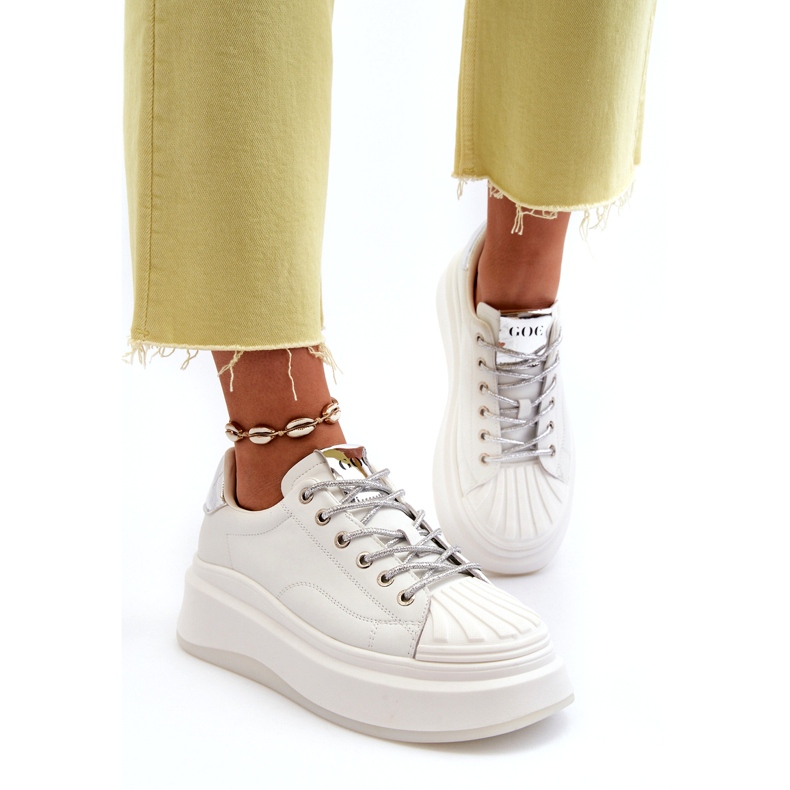 Adidaje din piele sport pentru femei pe platforma alb GOE NN2N4033 3