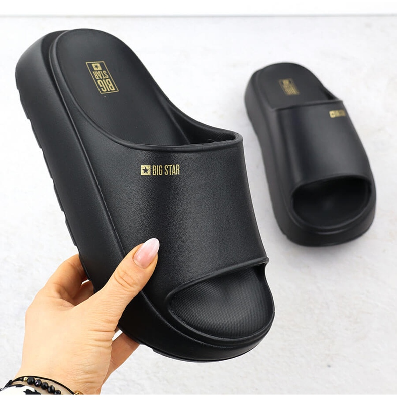 FLIP -uri sportive pentru femei pe o talpă groasă Black Big Star RR274A567 negru 1 FLIP -uri sportive pentru femei pe o talpă groasă Black Big Star RR274A567 negru 1