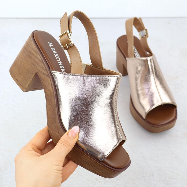 Sandale pentru femei pe The Golden Post M. Daszyński MR23126-7 de aur 1