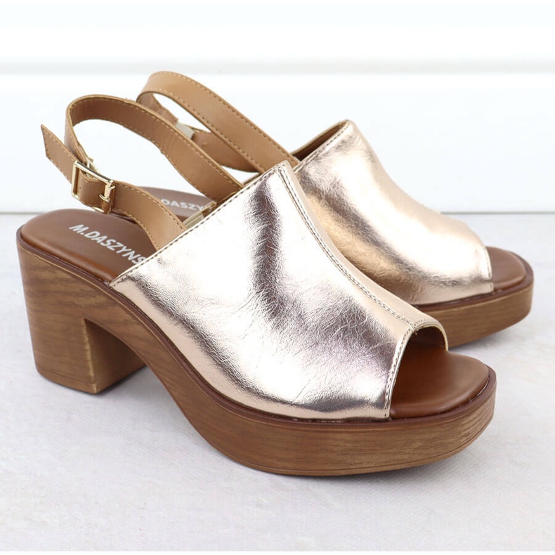 Sandale pentru femei pe The Golden Post M. Daszyński MR23126-7 de aur 2