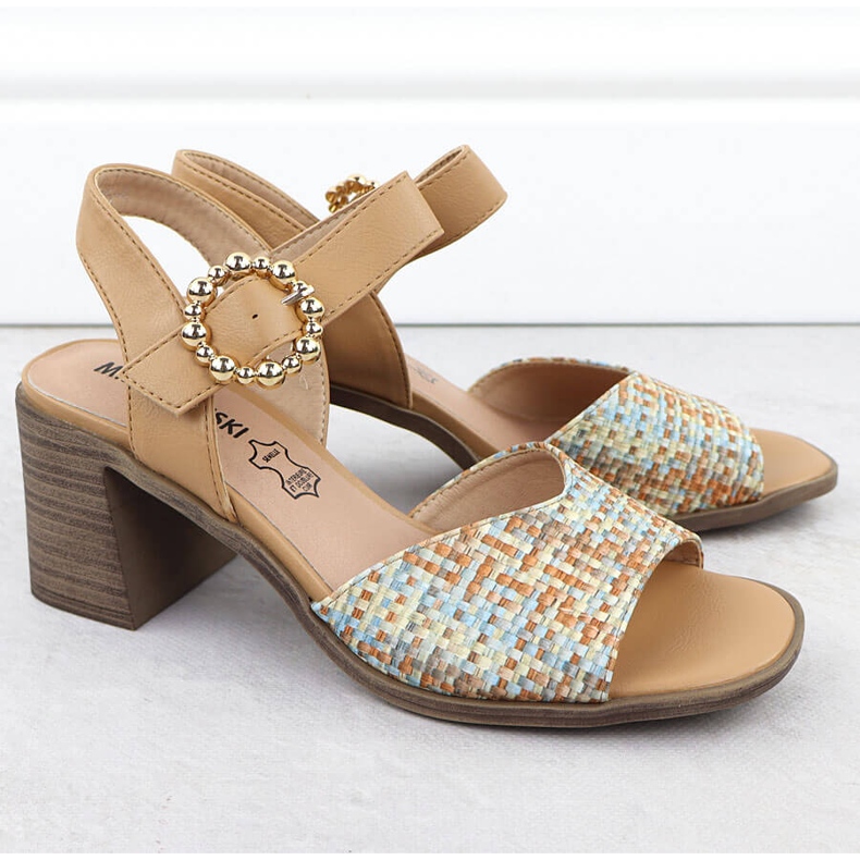 Sandale pentru femei pe pilonul împletiturilor bej M. Daszyński MR24125-4 2