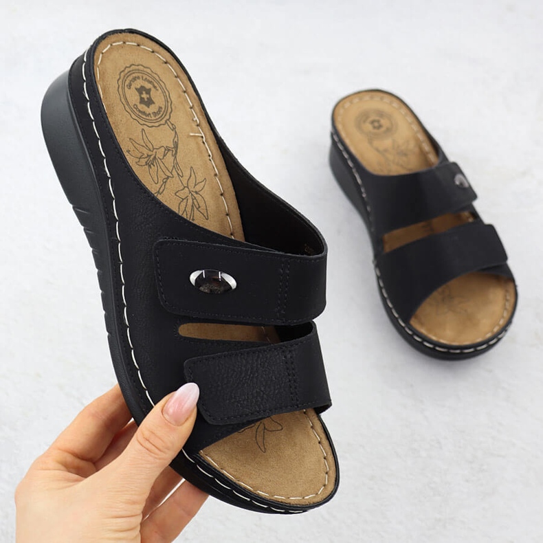 Flip -flops pentru femei pe Wedge -Evento Black Black 1602 negru 1