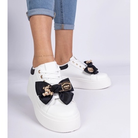 Adidași negri decorați cu un arc și un ursuleț auriu negru 1