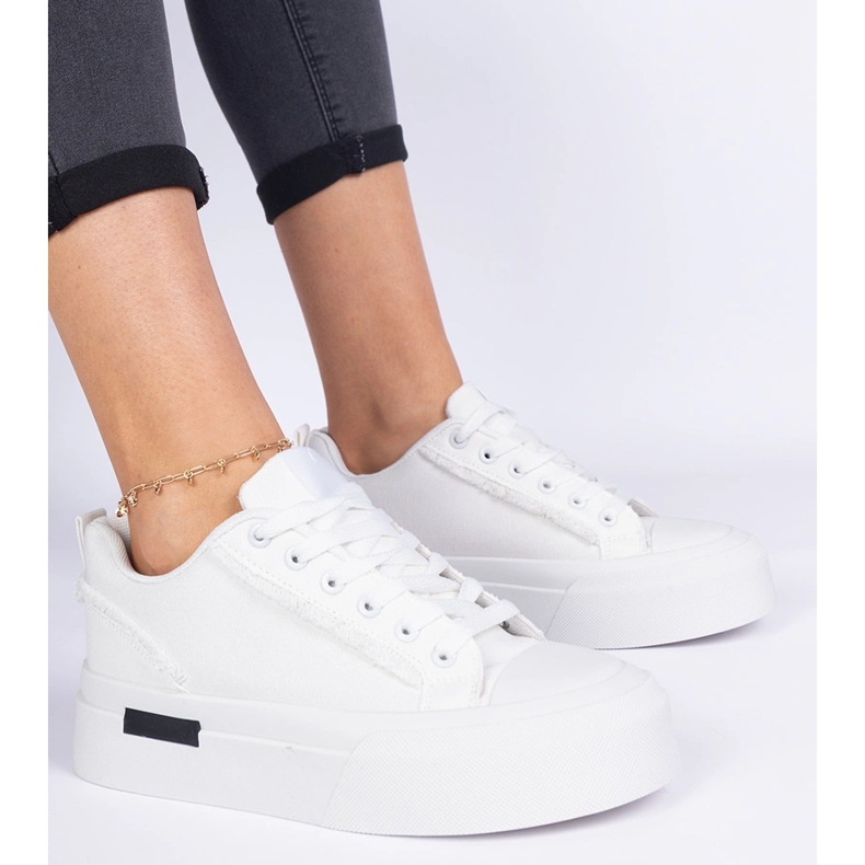 Adidatoarele materiale pentru femei albe pe platformă 1