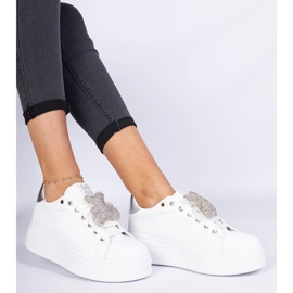 Adidatoarele pentru femei albe și argintii decorate cu ursuleț de pluș 1