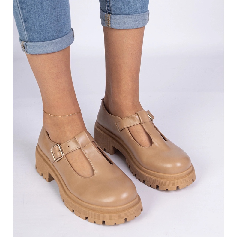 Pantofi maro pe platforma eco -lider 2