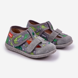 Papuci pentru copii pentru Velcro în dinozauri de culoare verde-gri 1 Papuci pentru copii pentru Velcro în dinozauri de culoare verde-gri 1