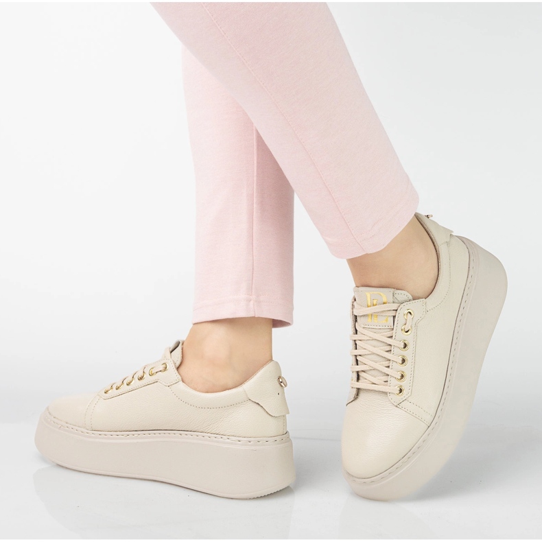Adidaje din piele pentru femei pe platforma Pollonus Beige 5-1722-002 bej 1