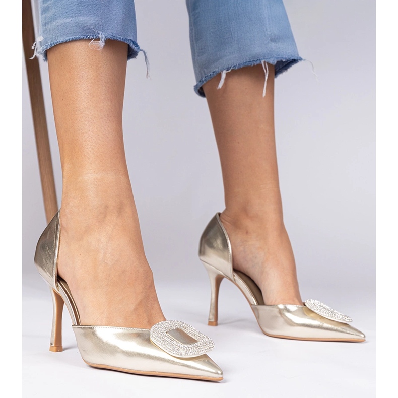 Tocuri metalice aurii, decorate cu zirconi de aur 1