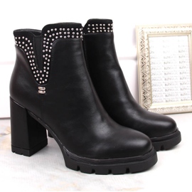 Botine de damă cu toc înalt și nituri negre izolate, Filippo DBT4838 negru 3