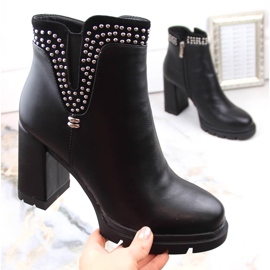 Botine de damă cu toc înalt și nituri negre izolate, Filippo DBT4838 negru 2