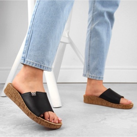 Flip-flops de damă confortabili din piele, Helios negru 130.011 2