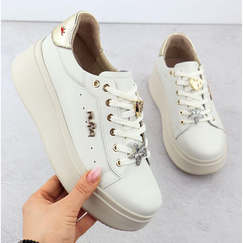 Încălțăminte din piele pentru femei pe platformă bej Filippo 6790 1