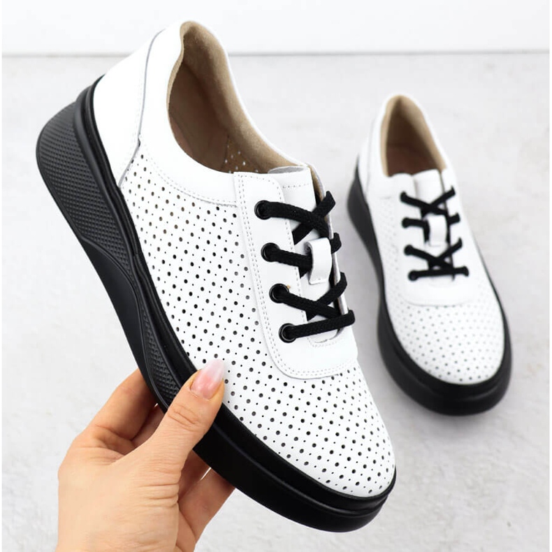 Pantofi pentru piele deschisă pentru femei pe platforma White Vinceza 79506 alb 1