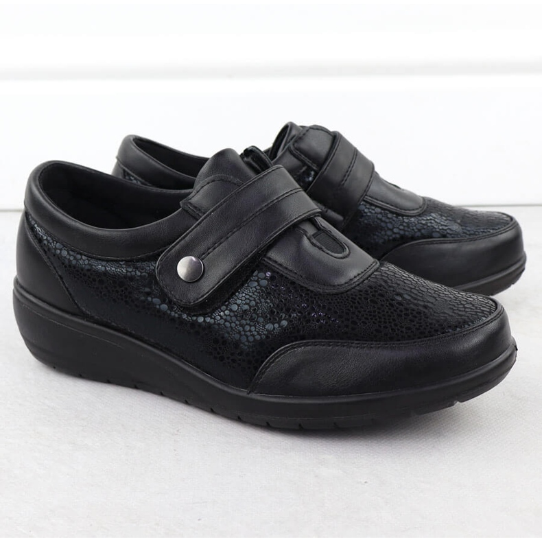 Pantofi confortabili pentru femei cu Velcro Black Unisoft 9022 negru 2