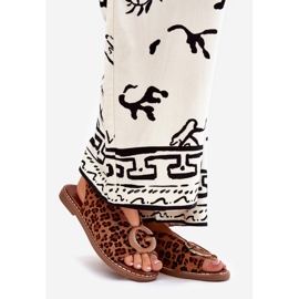Sandale plate cu decor maro leopar imprimeu 1 Sandale plate cu decor maro leopar imprimeu 1