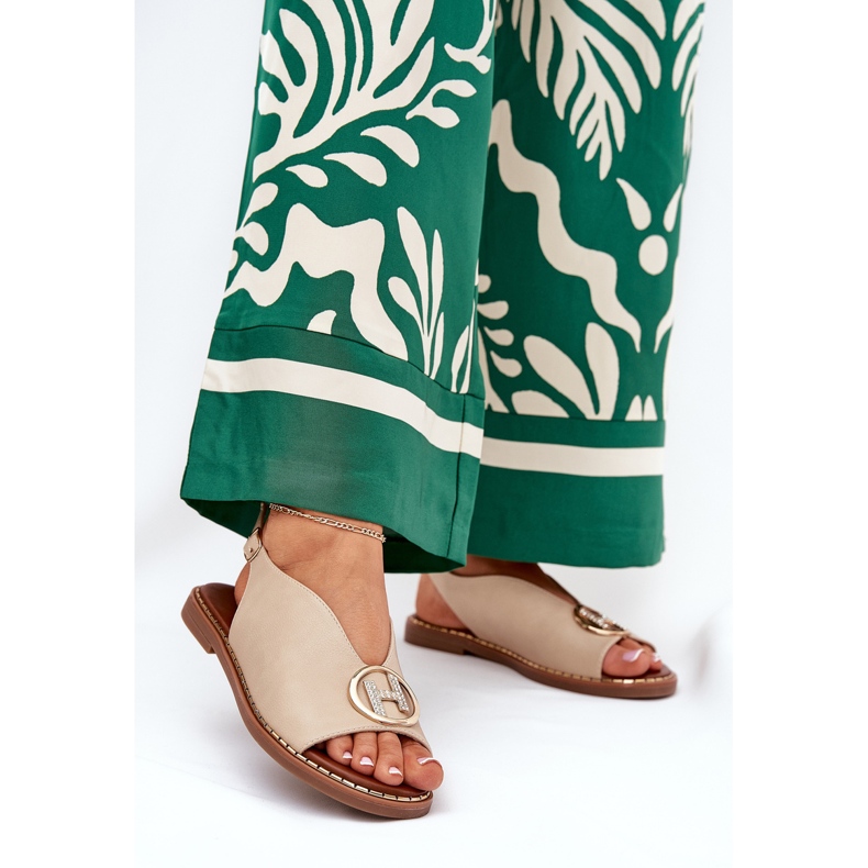 Sandale elegante plate cu decorare bej 2 Sandale elegante plate cu decorare bej 2