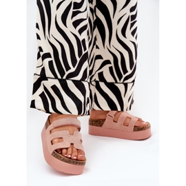 Papuci pe o platformă masivă roz 2 Papuci pe o platformă masivă roz 2