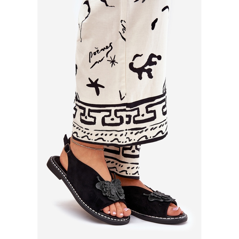 Jezzi Sandale pentru femei cu o flatară cu o decorare neagră negru 1 Jezzi Sandale pentru femei cu o flatară cu o decorare neagră negru 1