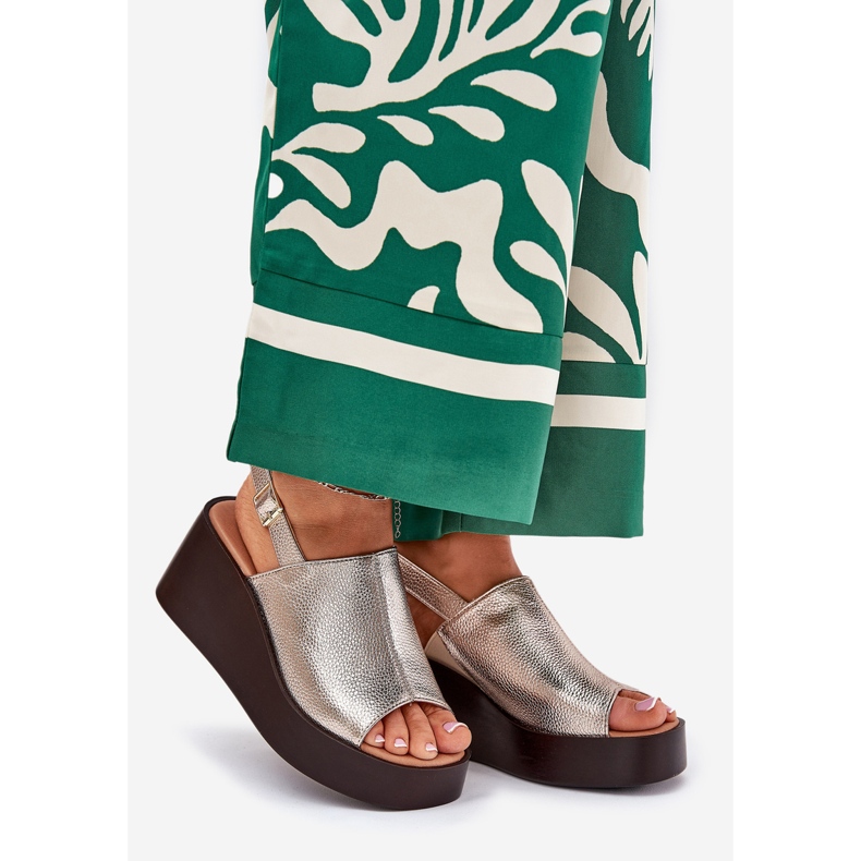 Jezzi Sandale pentru femei cu piele ecologică pe platformă și pene de aur 1