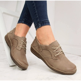 Pantofi confortabili de dama din piele in bej Helios 715 1