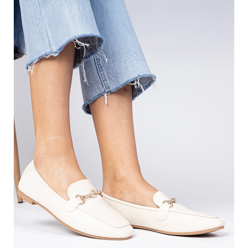 Plăcile elegante bej cu un decor de aur și zircoane 2