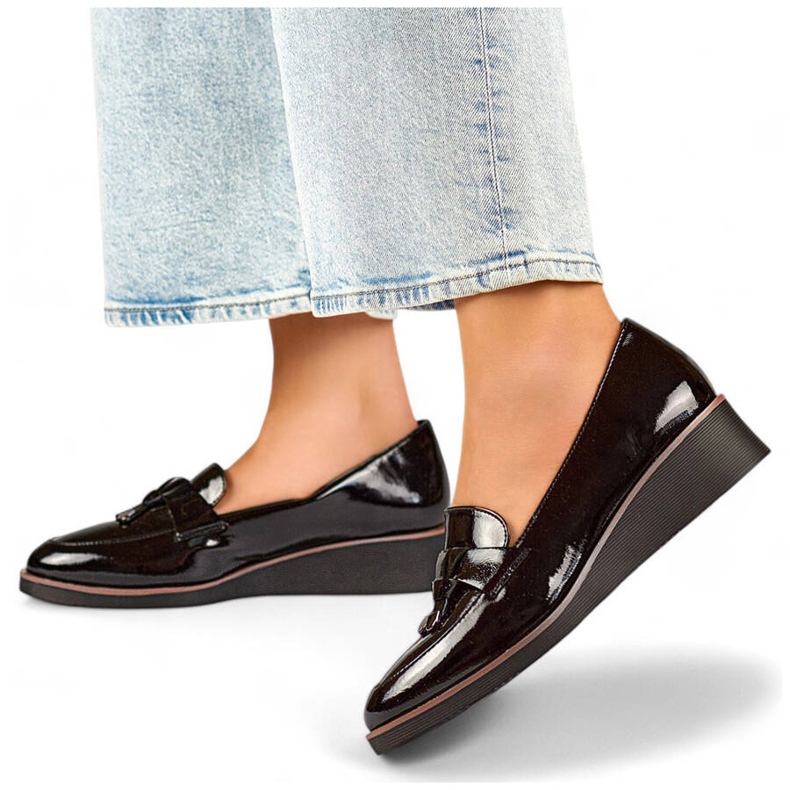 Pantofi cu pană din piele lăcuită de damă, negri, 24-58266B negru 1 Pantofi cu pană din piele lăcuită de damă, negri, 24-58266B negru 1