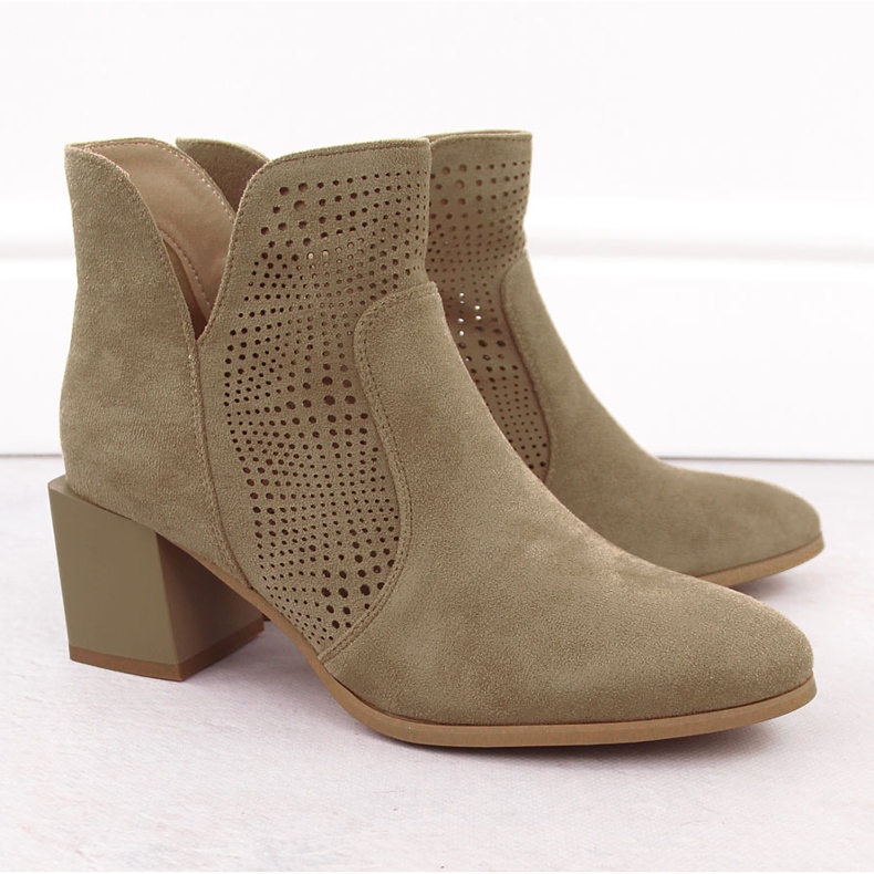 Cizme pentru femei pe pilonul Openwork Suede Dark Beige M. Daszyński SA217-6 bej 2