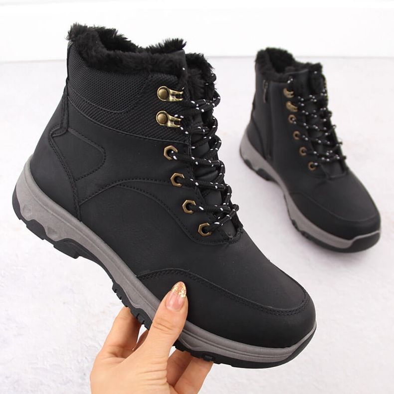 Ghete de trekking izolate negre Vanhorn 16318 negru 1