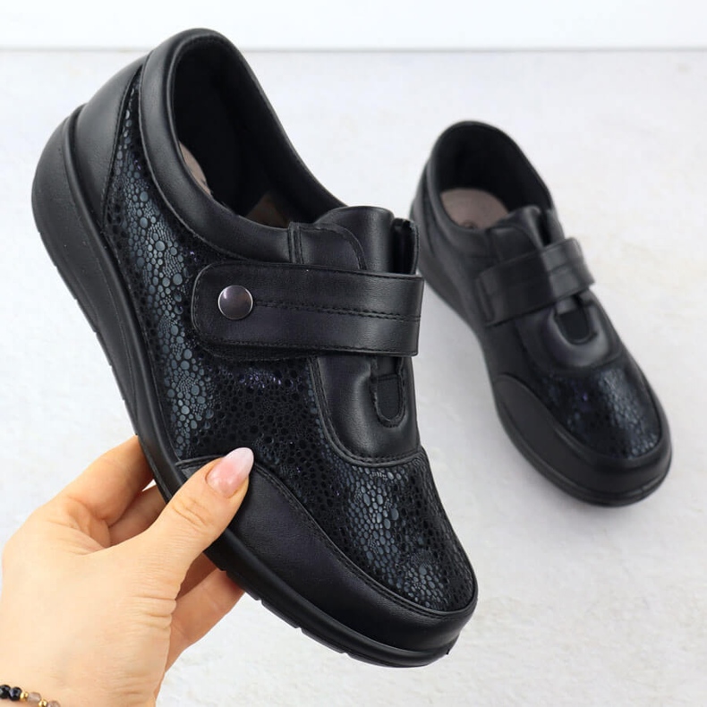 Pantofi confortabili pentru femei cu Velcro Black Unisoft 9022 negru 1