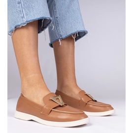 Plăcile de femei maro cu o decorare elegantă 1