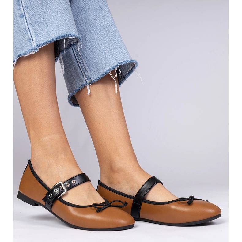 Ballerine pentru femei maro cu un arc 1