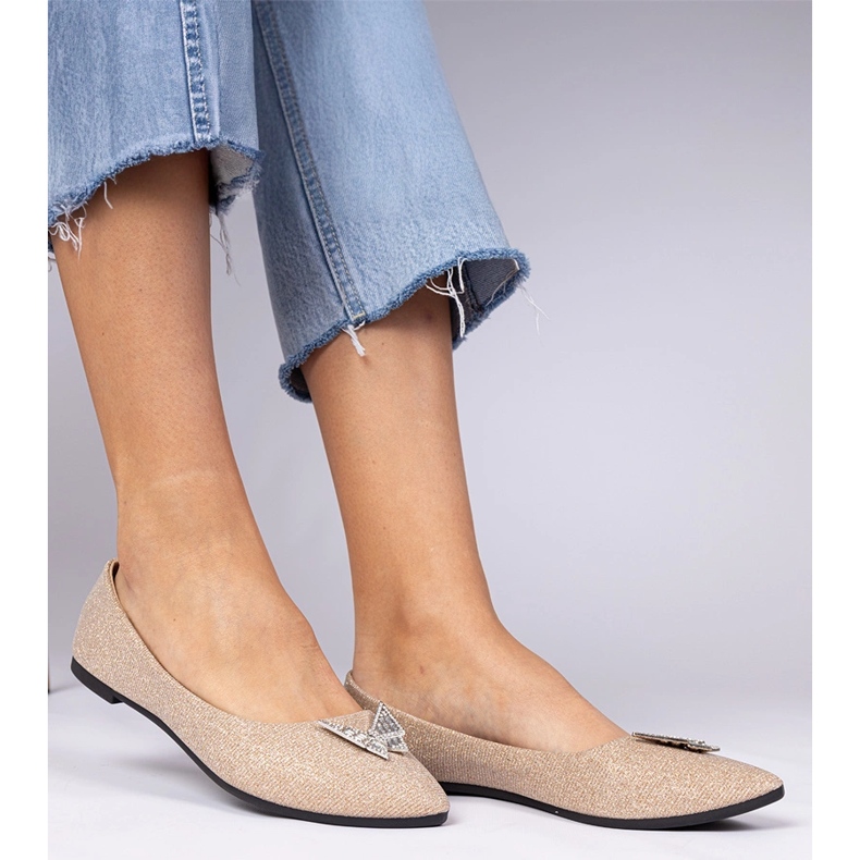 Blalerine de brocadă cu șampanie feminină cu un fluture bej 2