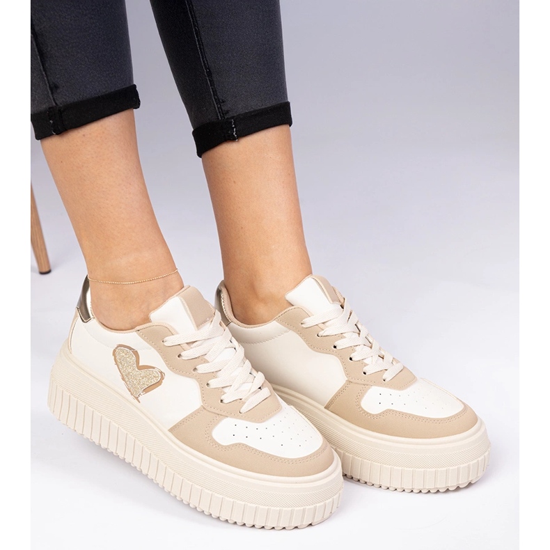 Adidași de femei maro cu inima de brocart 1