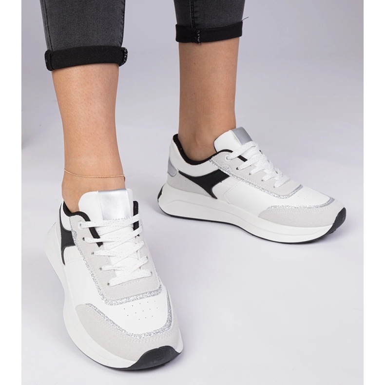 Tenisi albi de dama cu sclipici 2